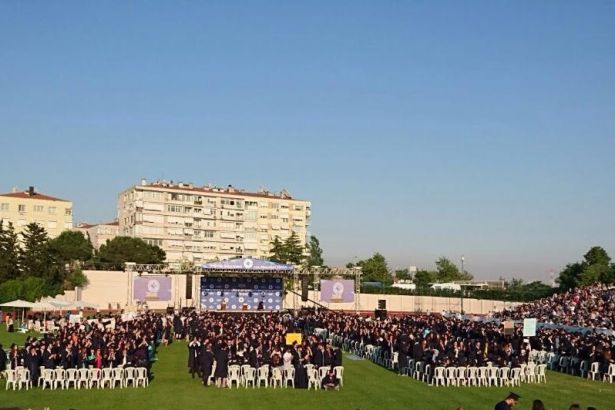 BOĞAZİÇİLİ GENÇLERDEN AKP’NİN ATADIĞI REKTÖRE PROTESTO ŞOKU